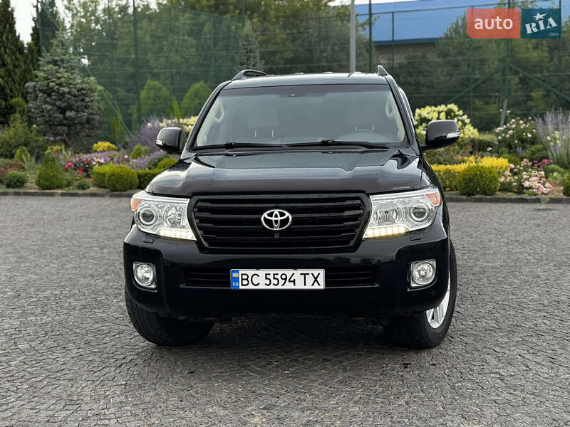 2011 toyota land cruiser