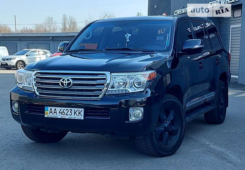2010 toyota land cruiser