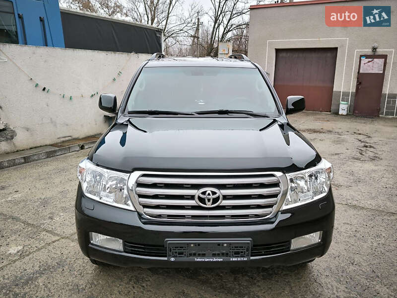 2010 toyota land cruiser