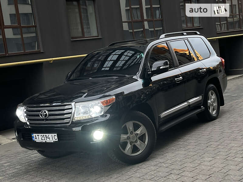 2012 toyota land cruiser