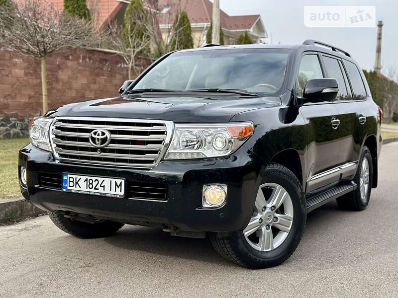 2013 toyota land cruiser