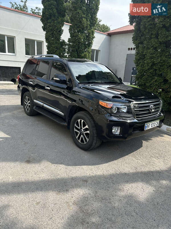 2014 toyota land cruiser 200