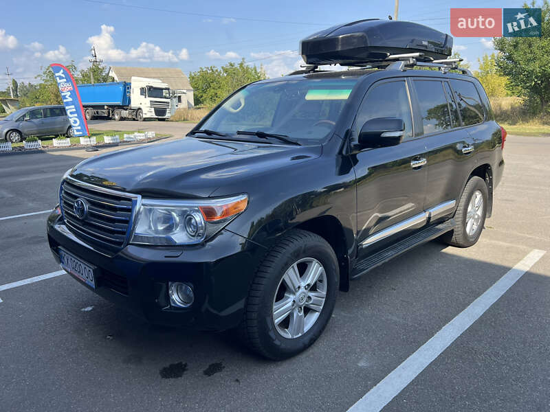 2012 toyota land cruiser 200