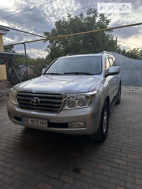 2008 toyota land cruiser 200