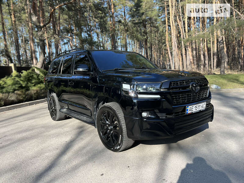 2010 toyota land cruiser