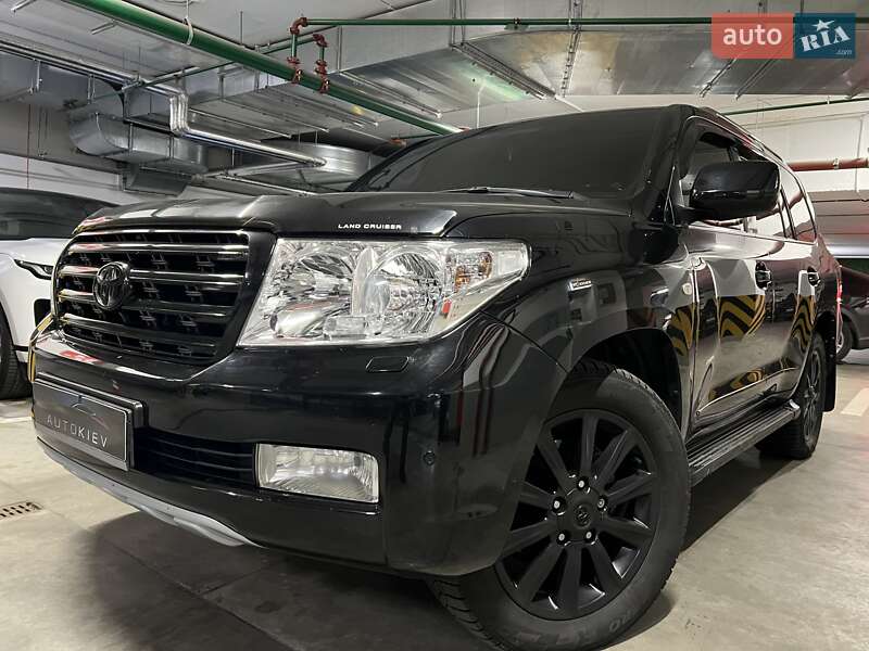 2011 toyota land cruiser