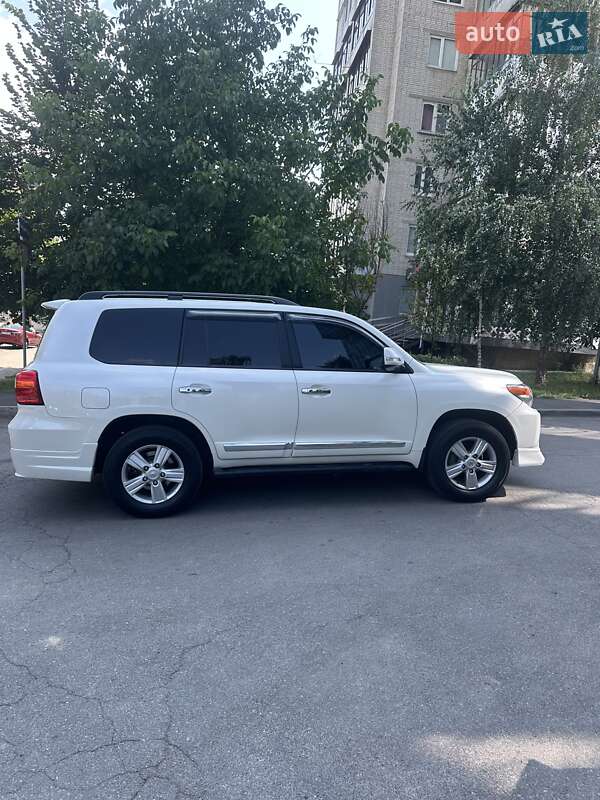 2013 toyota land cruiser