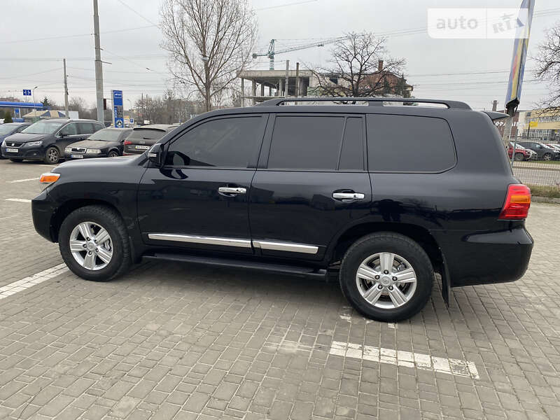 2013 toyota land cruiser 200