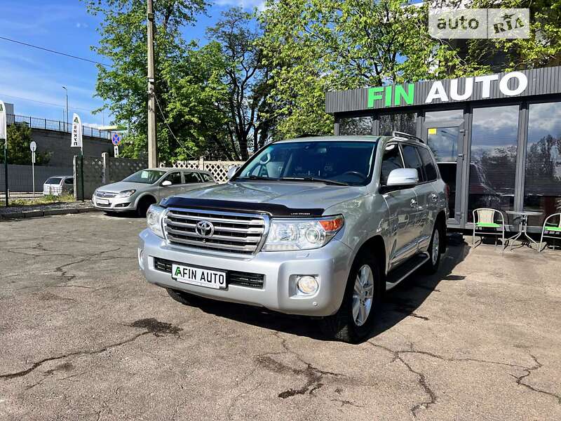 2012 toyota land-cruiser-200