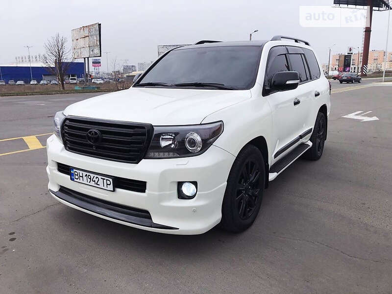 2012 toyota land cruiser