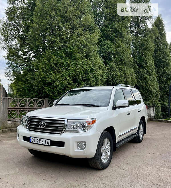 2012 toyota land cruiser