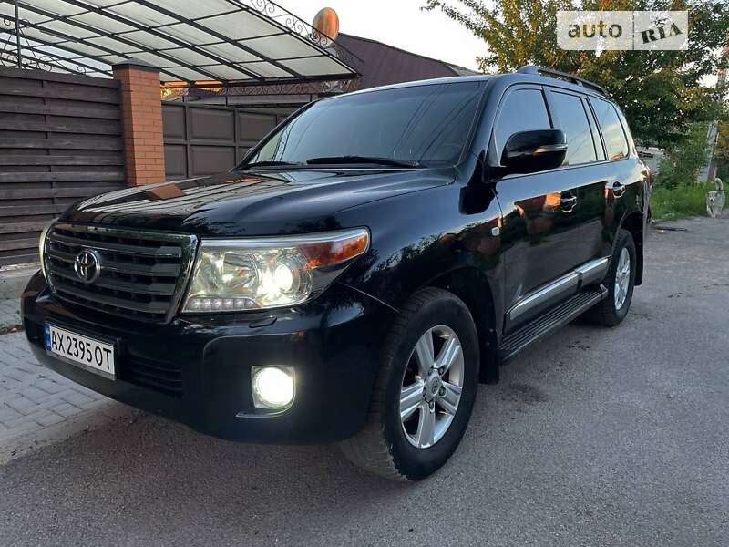 2010 toyota land cruiser