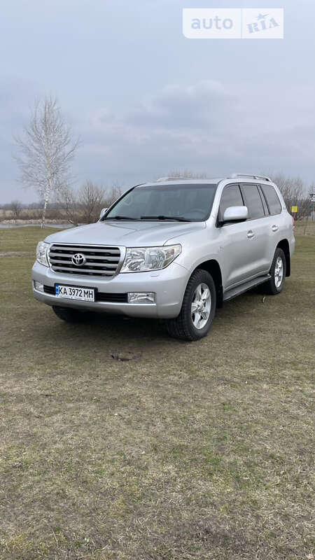 2011 toyota land cruiser