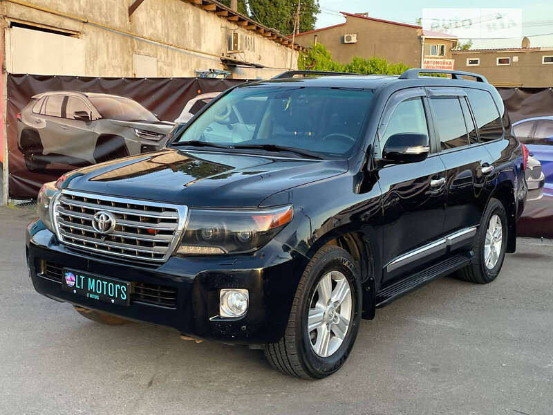 2012 toyota land cruiser