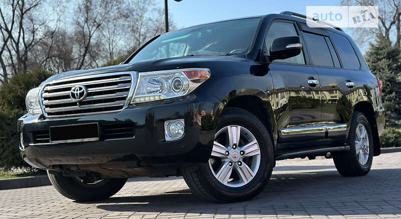 2012 toyota land cruiser
