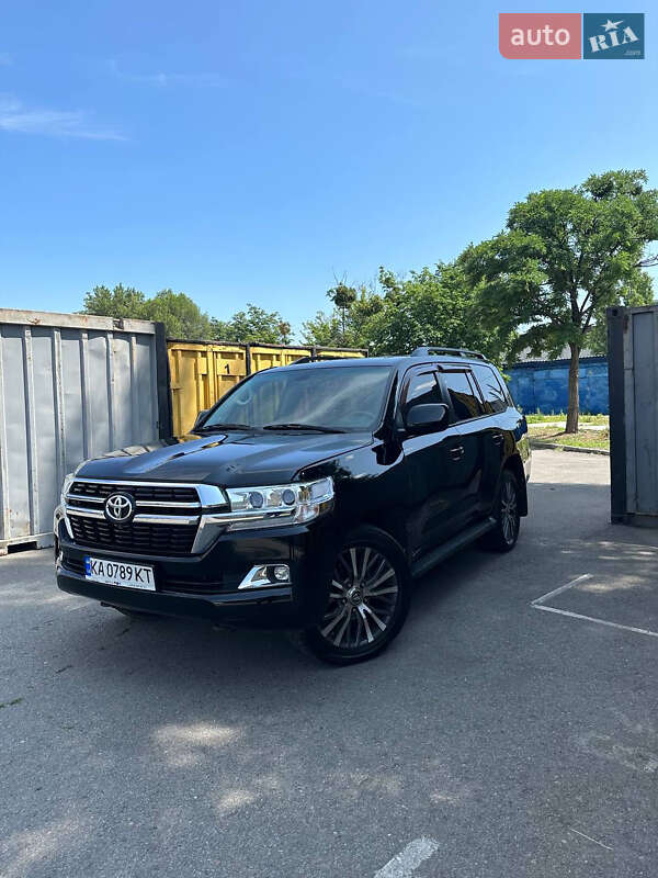 2008 toyota land cruiser 200