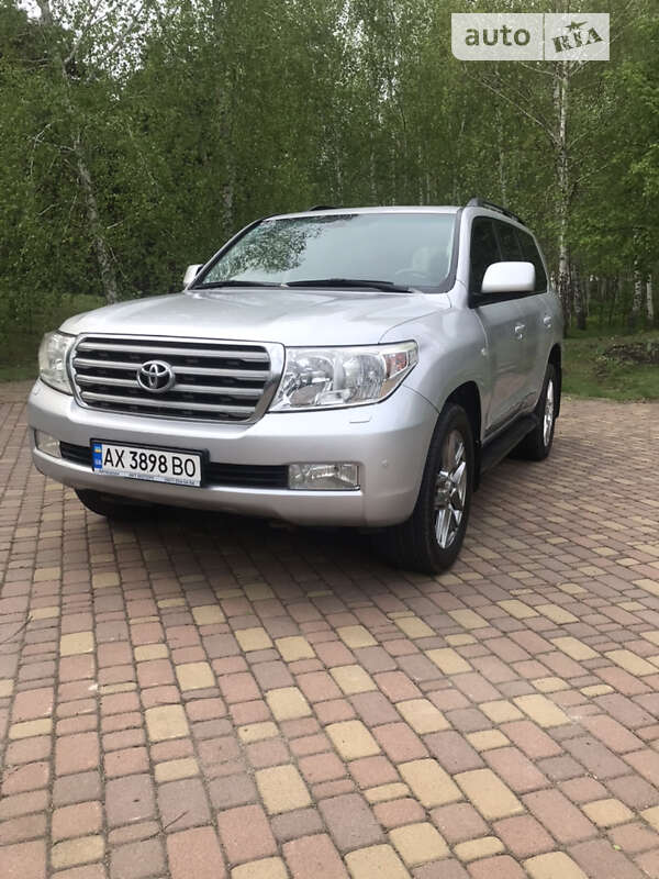 2008 toyota land cruiser 200