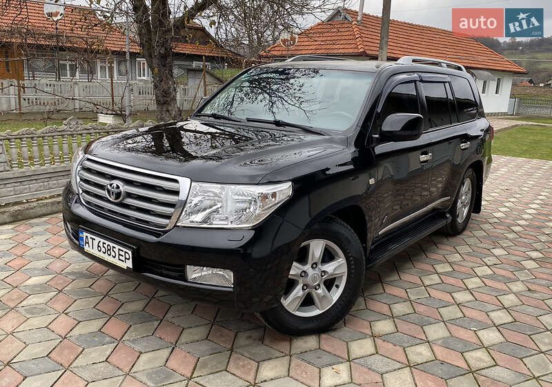 2011 toyota land cruiser