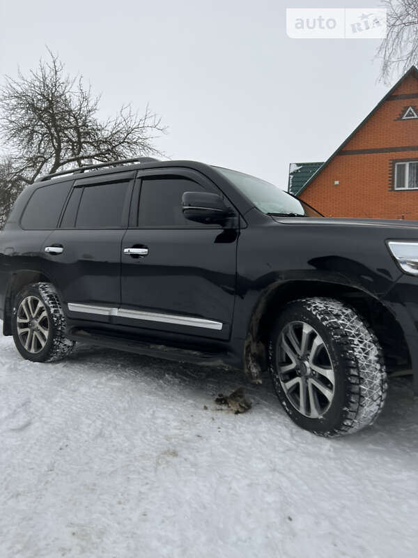 2013 toyota land cruiser