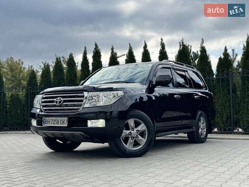 2010 toyota land cruiser