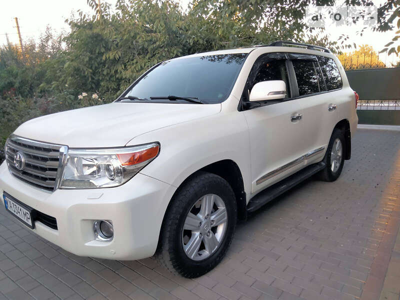 2012 toyota land cruiser