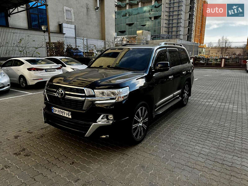 2013 toyota land cruiser