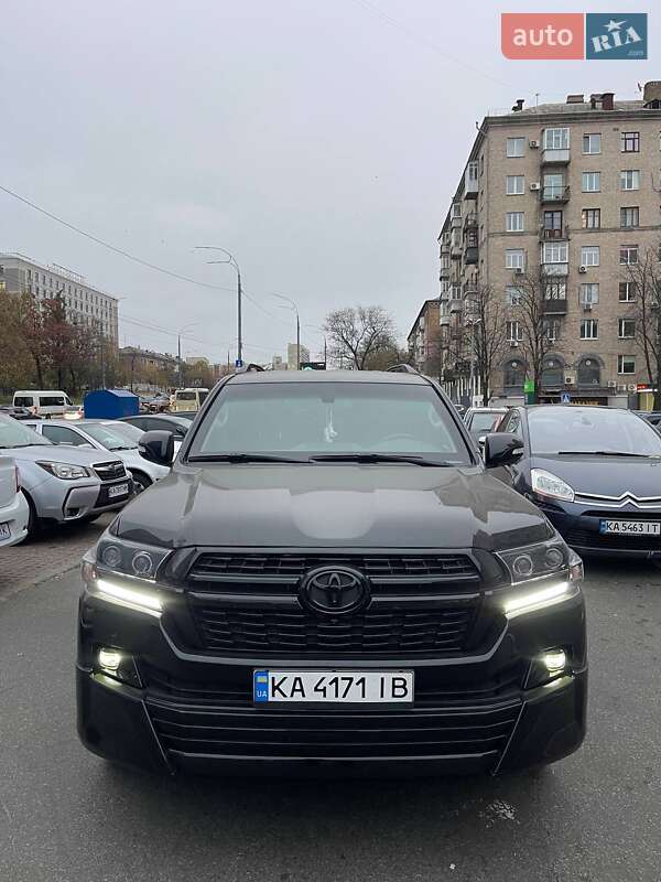 2014 toyota land cruiser