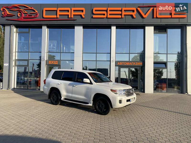2014 toyota land cruiser