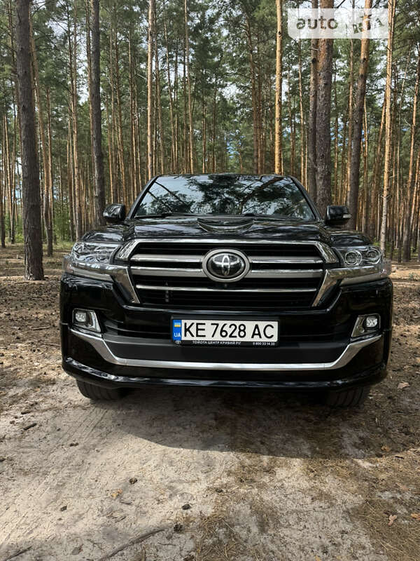 2020 toyota land cruiser 200
