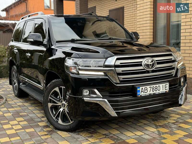 2020 toyota land cruiser 200