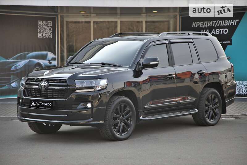 2019 toyota land cruiser 200