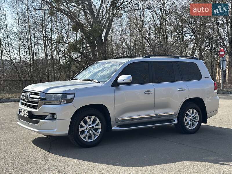 2020 toyota land cruiser 200