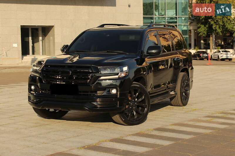 2016 toyota land cruiser 200