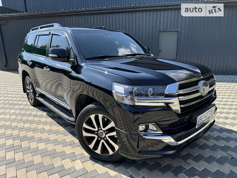 2019 toyota land cruiser 200