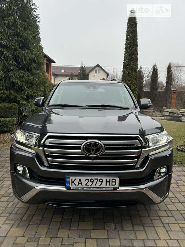 2017 toyota land cruiser