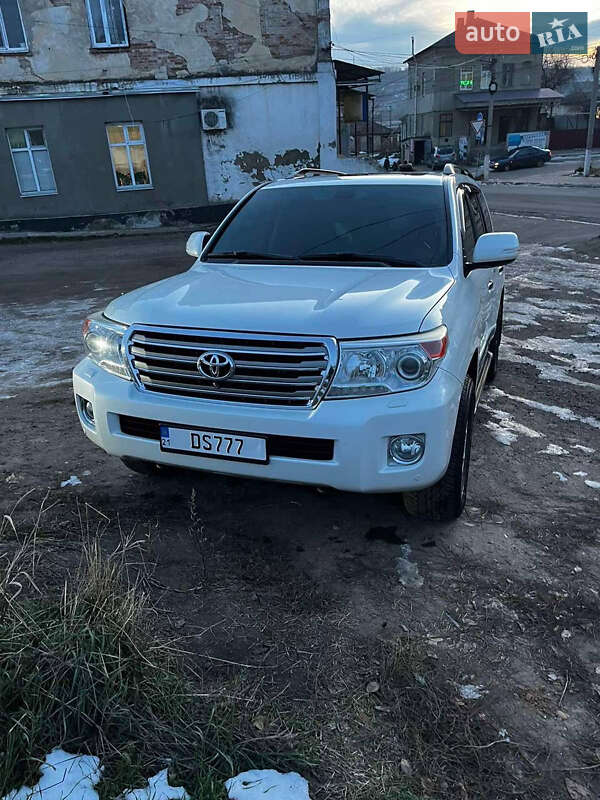 2013 toyota land cruiser