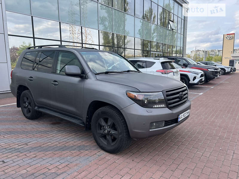 2008 toyota land cruiser 200