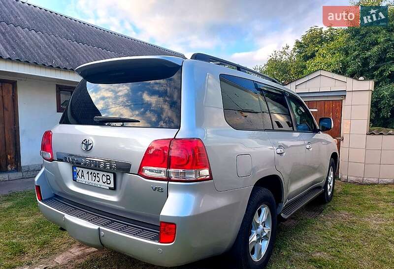 2008 toyota land cruiser 200