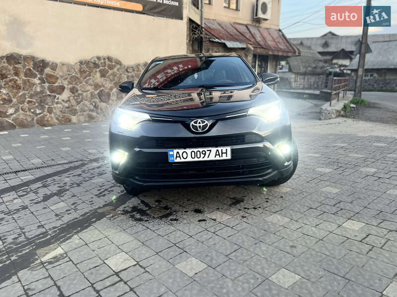 2017 toyota rav4