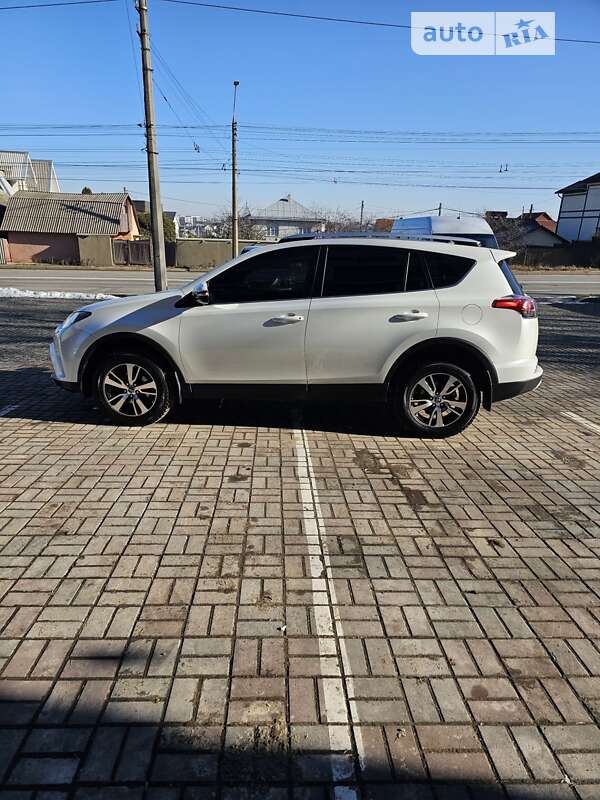 2017 toyota rav4