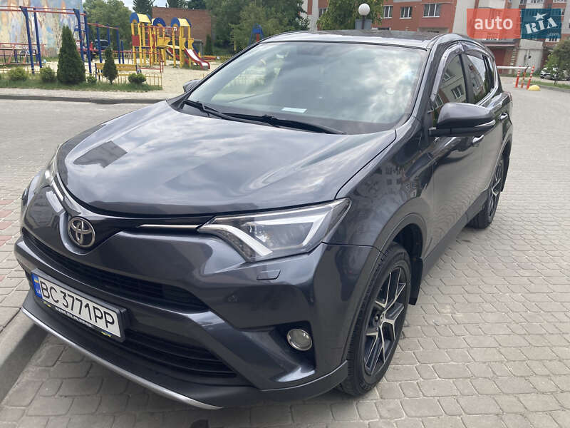 2017 toyota rav4