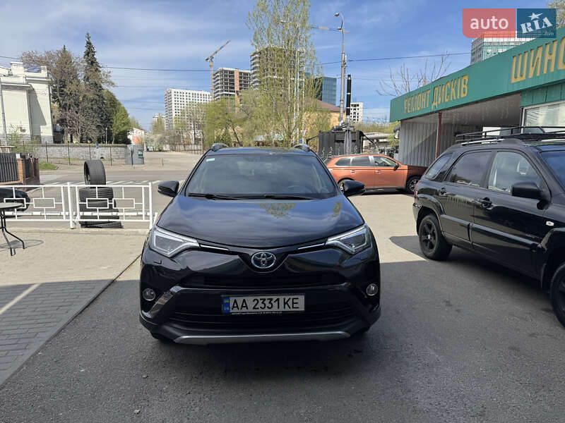 2017 toyota rav-4 hybrid