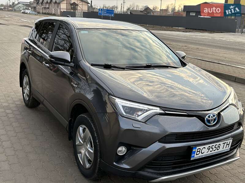 2017 toyota rav-4 hybrid