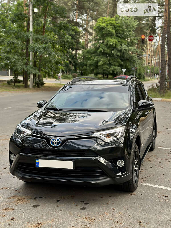 2017 toyota rav-4 hybrid