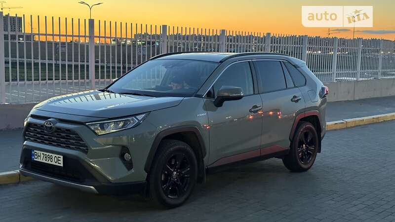 2021 toyota rav-4-hybrid