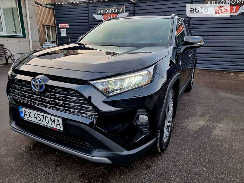 2019 toyota rav-4 hybrid