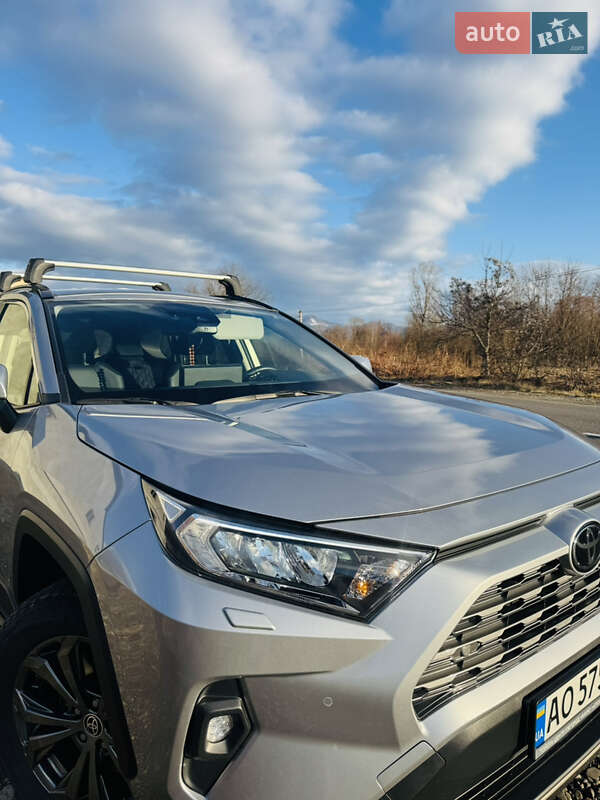 2023 toyota rav4