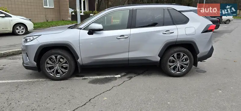 2023 toyota rav4