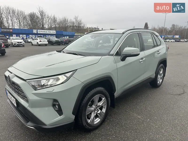 2023 toyota rav4