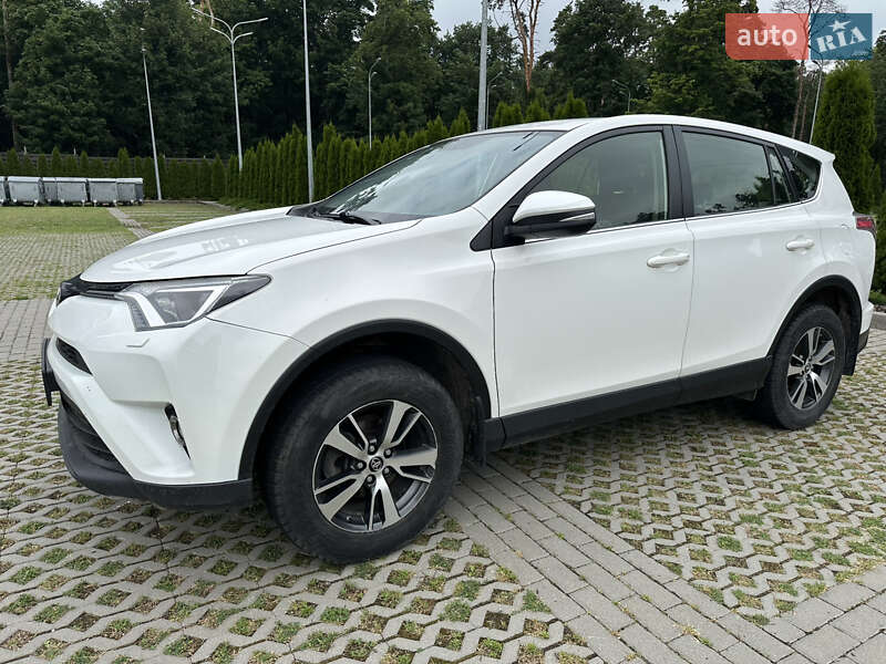 2017 toyota rav4